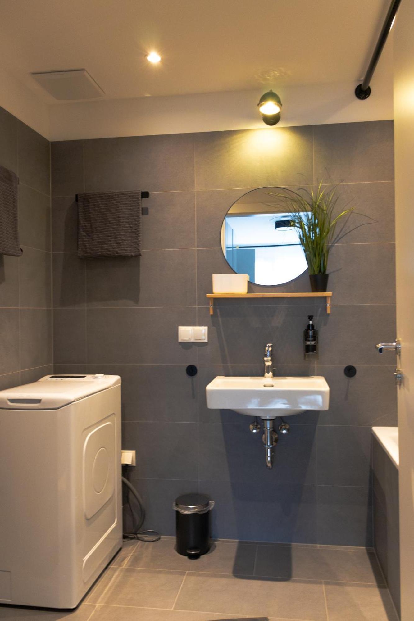 Danube City Lodge, Uptown, A/C Виена Екстериор снимка