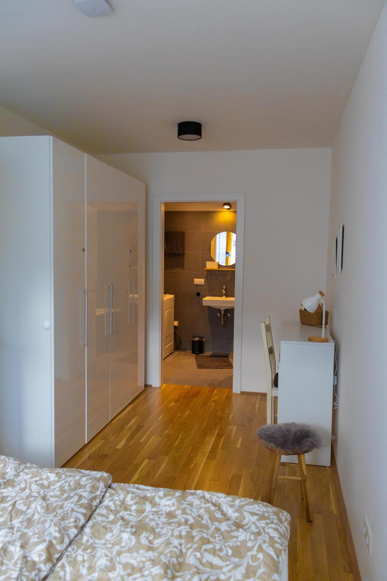 Danube City Lodge, Uptown, A/C Виена Екстериор снимка